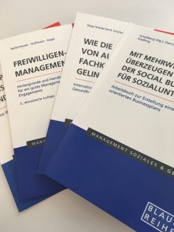 Auswahl an Büchern der Kleinen Blauen Reihe