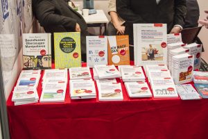 ConSozial 2017: Eine Auswahl an Büchern des Walhalla Fachverlages auf einem Tisch