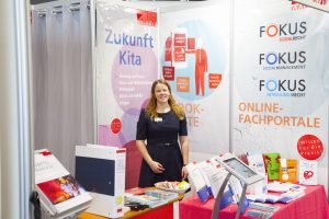 Impressionen Consozial 2018 Walhalla Stand mit Kollegin