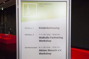 Impressionen Consozial 2018 Schild mit Schrift "Walhalla Fachverlag Workshop"